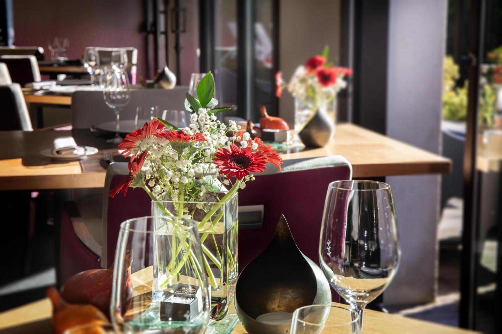 L'Aubiniere Hotel Restaurant & Spa Saint-Ouen-les-Vignes Bagian luar foto