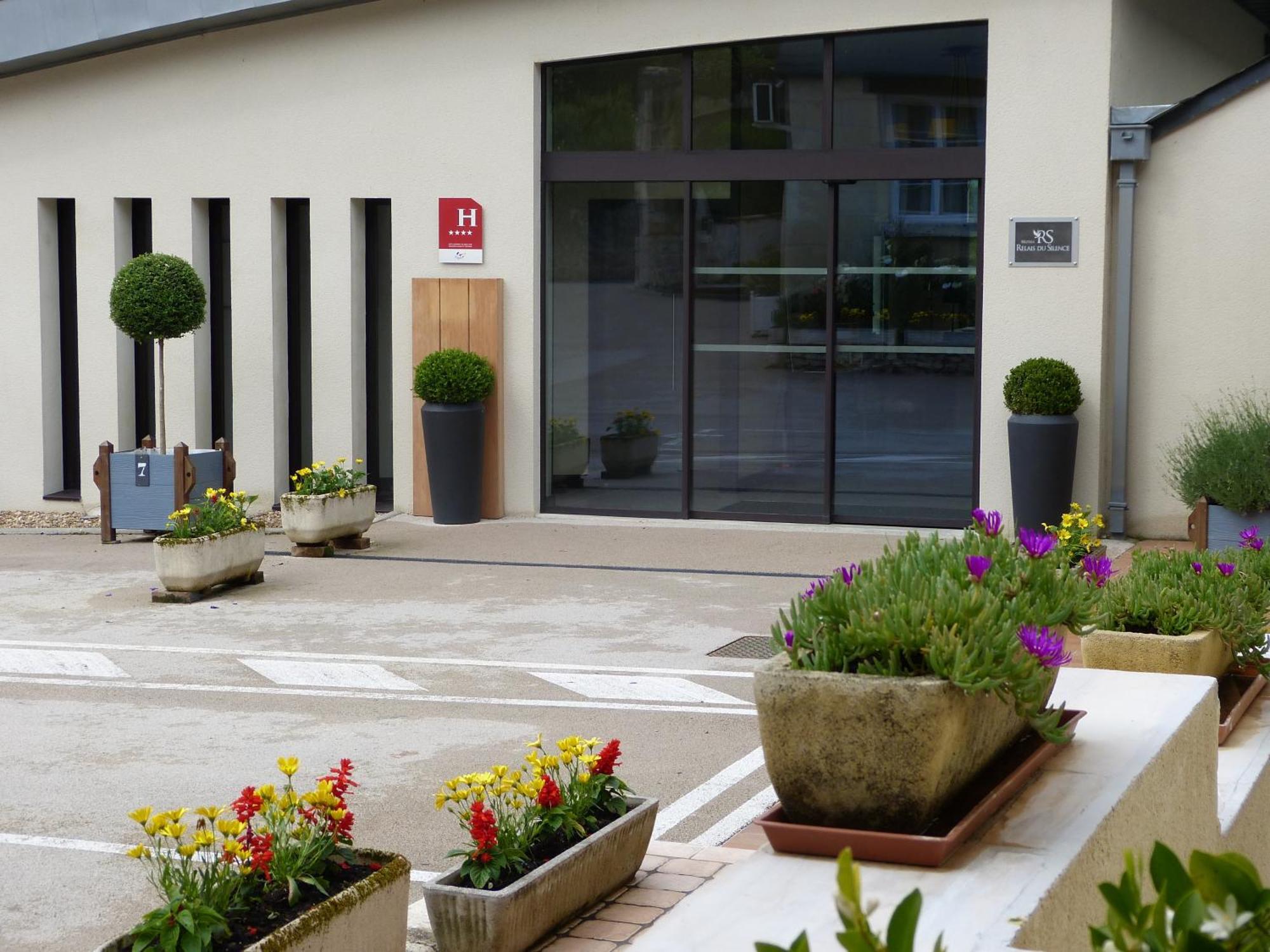 L'Aubiniere Hotel Restaurant & Spa Saint-Ouen-les-Vignes Bagian luar foto