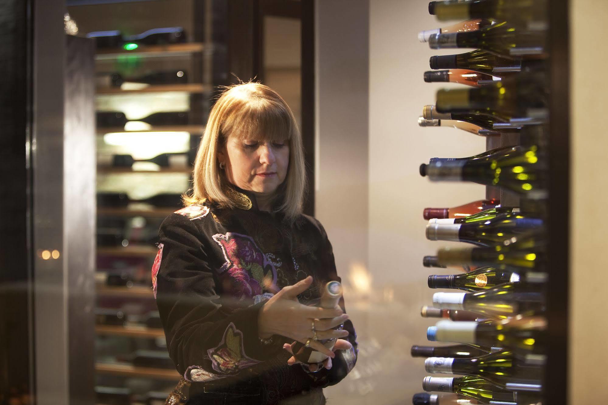 L'Aubiniere Hotel Restaurant & Spa Saint-Ouen-les-Vignes Bagian luar foto