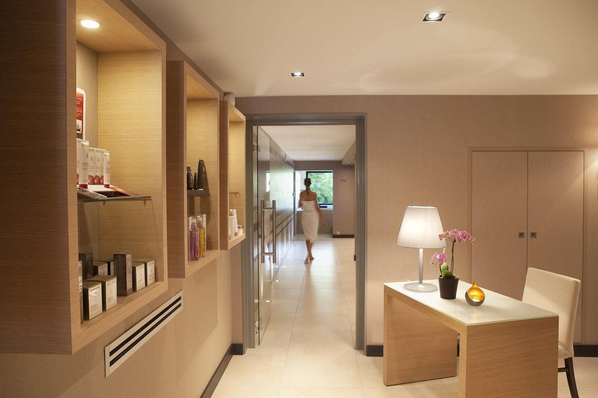 L'Aubiniere Hotel Restaurant & Spa Saint-Ouen-les-Vignes Bagian luar foto